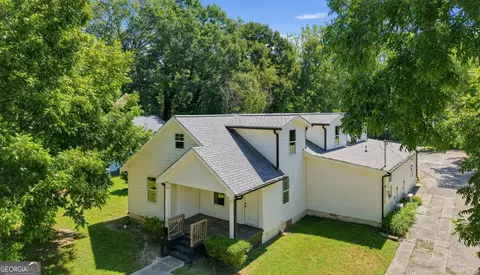 Exterior - 134 E 5th St, Monroe, GA 30655 photo 2 of 7