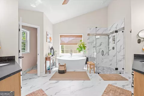 Bath - 410 Wynfield Dr, Tyrone, GA 30290 photo 2 of 8