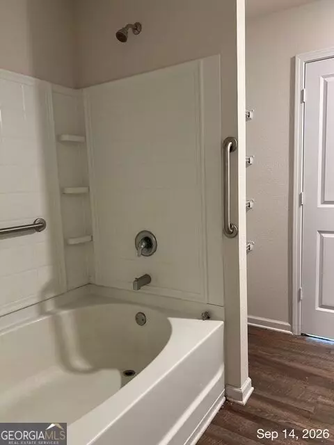 Bath - 579 Meadows Farm Dr, Monroe, GA 30655 photo 4 of 4