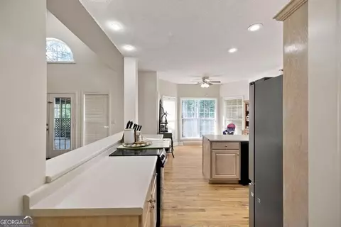 Kitchen - 207 Crestview Trce, Gray, GA 31032 photo 2 of 3