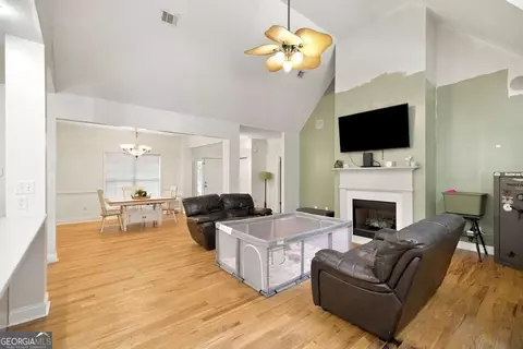 Living - 207 Crestview Trce, Gray, GA 31032 photo 2 of 3