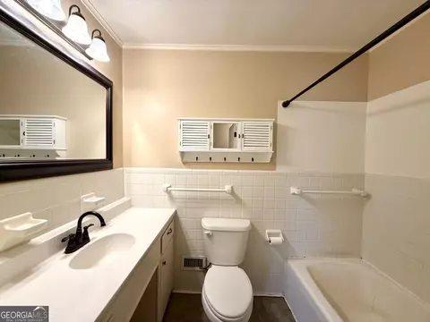 Bath - 506 E 26th Ave, Cordele, GA 31015 photo 1 of 3
