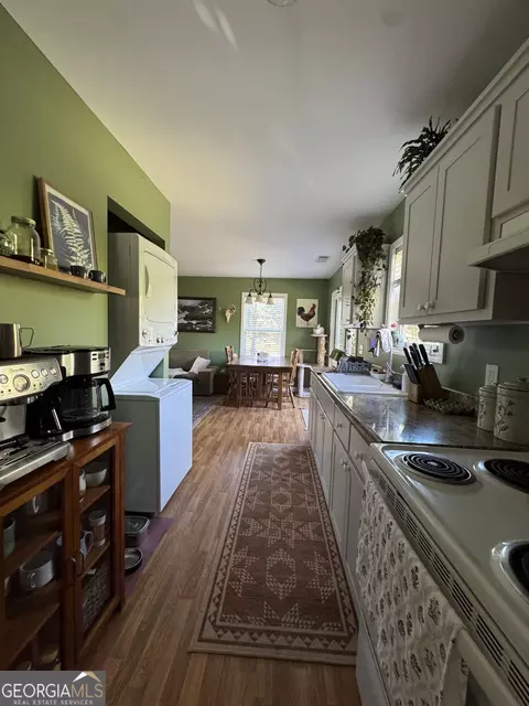 Kitchen - 613 Chambers Rd, Commerce, GA 30530 photo 3 of 3