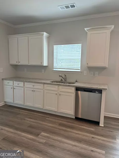 Kitchen - 120 Hampton Way, Macon, GA 31220 photo 3 of 3