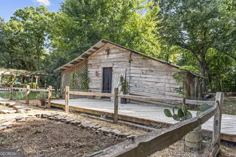 Exterior - 215 E Dixie Hwy, Rutledge, GA 30663 photo 8 of 19