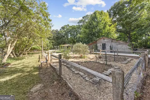 Exterior - 215 E Dixie Hwy, Rutledge, GA 30663 photo 9 of 19