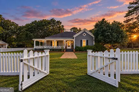 Exterior - 215 E Dixie Hwy, Rutledge, GA 30663 photo 1 of 19
