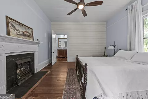 Bedroom - 215 E Dixie Hwy, Rutledge, GA 30663 photo 3 of 10