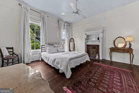 Bedroom - 215 E Dixie Hwy, Rutledge, GA 30663 photo 6 of 10