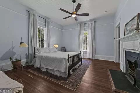 Bedroom - 215 E Dixie Hwy, Rutledge, GA 30663 photo 2 of 10