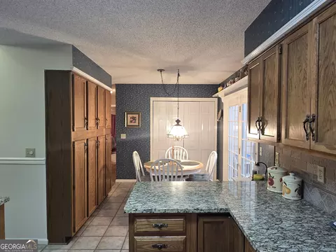Kitchen - 206 Echo Ln, Warner Robins, GA 31088 photo 3 of 3