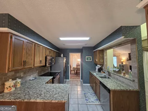 Kitchen - 206 Echo Ln, Warner Robins, GA 31088 photo 1 of 3