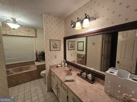 Bath - 206 Echo Ln, Warner Robins, GA 31088 photo 1 of 3