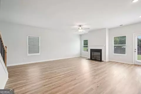 Living - 5832 Maddox Rd, Morrow, GA 30260 photo 3 of 4