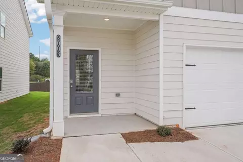 Exterior - 5832 Maddox Rd, Morrow, GA 30260 photo 2 of 3