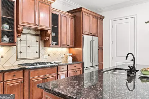 Kitchen - 7965 Georgetown Cir, Suwanee, GA 30024 photo 5 of 7