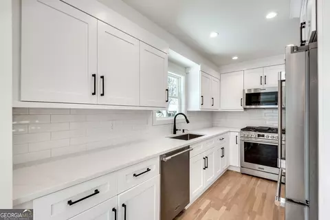 Kitchen - 1861 Dyer Cir, Chamblee, GA 30341 photo 2 of 5