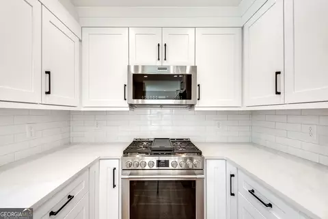 Kitchen - 1861 Dyer Cir, Chamblee, GA 30341 photo 4 of 5