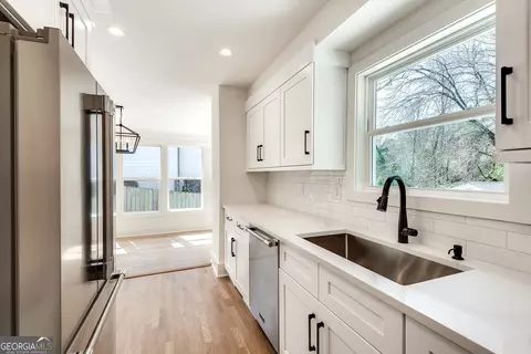 Kitchen - 1861 Dyer Cir, Chamblee, GA 30341 photo 5 of 5