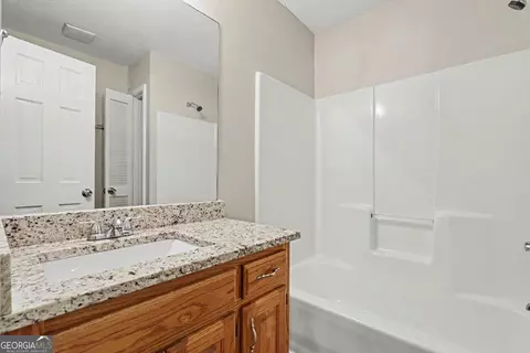 Bath - 8953 E Carroll Rd, Winston, GA 30187 photo 2 of 3