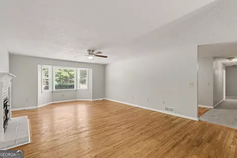 Living - 8953 E Carroll Rd, Winston, GA 30187 photo 2 of 3