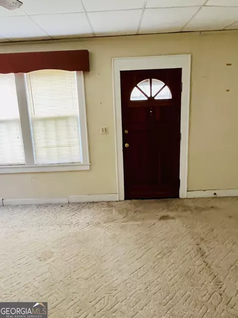 Entry Way - 6 N Spring St, Claxton, GA 30417 photo 1 of 2