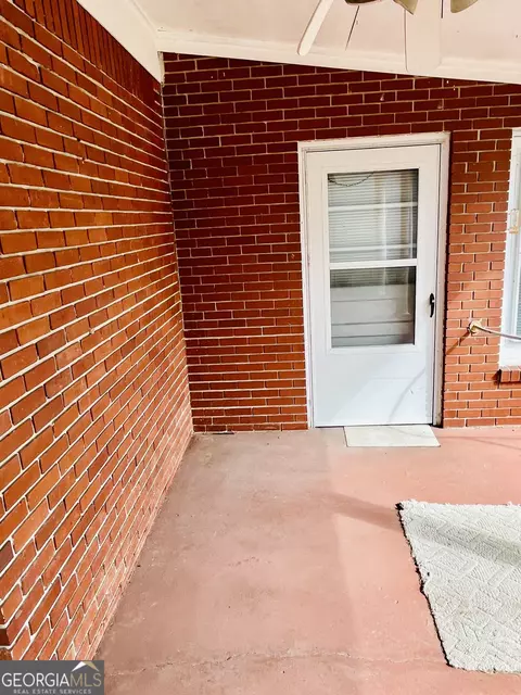 Exterior - 6 N Spring St, Claxton, GA 30417 photo 4 of 7