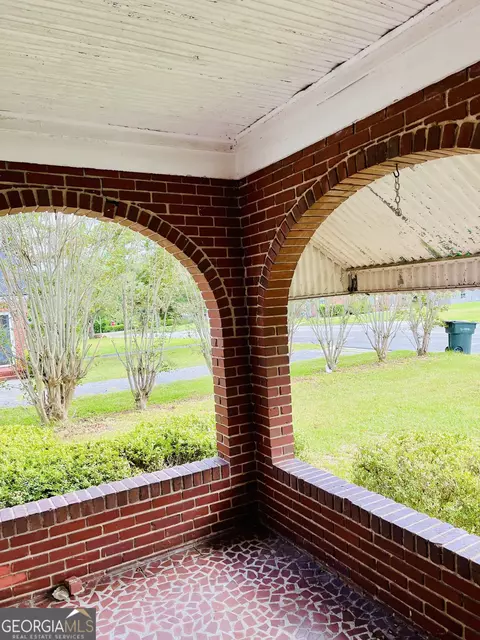 Exterior - 6 N Spring St, Claxton, GA 30417 photo 6 of 7