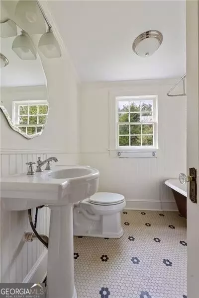 Bath - Undisclosed, Milton, GA 30004 photo 1 of 6