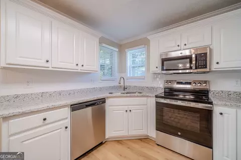 Kitchen - 1825 River Run Rd, Monroe, GA 30656 photo 2 of 3