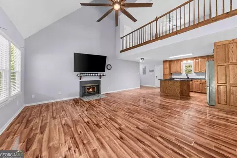 Living - 2722 Stone Dr, Comer, GA 30629 photo 2 of 5