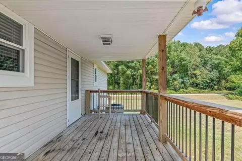 Exterior - 2722 Stone Dr, Comer, GA 30629 photo 4 of 6