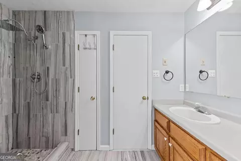 Bath - 2722 Stone Dr, Comer, GA 30629 photo 3 of 4