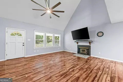 Living - 2722 Stone Dr, Comer, GA 30629 photo 4 of 5