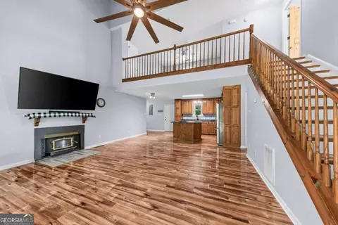 Living - 2722 Stone Dr, Comer, GA 30629 photo 1 of 5