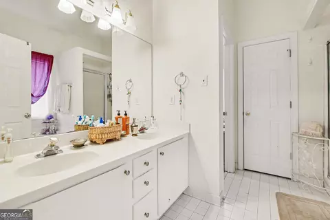 Bath - 1041 Olive Dr, Hampton, GA 30228 photo 1 of 2