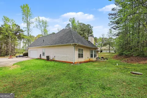 Exterior - 1041 Olive Dr, Hampton, GA 30228 photo 4 of 5