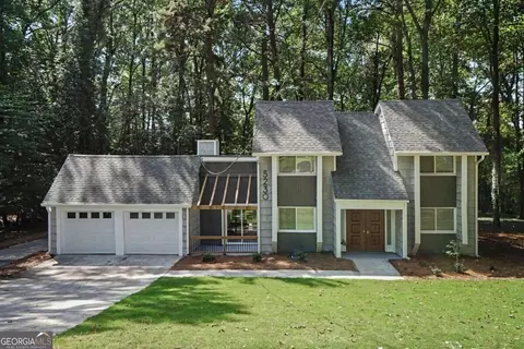 5230 Essex Farms Ct, Stone Mountain, GA 30088