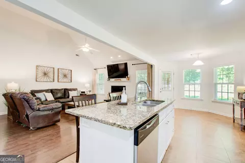 Kitchen - 190 Pebble Creek Dr, Covington, GA 30016 photo 1 of 3