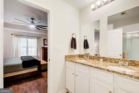 Bath - 190 Pebble Creek Dr, Covington, GA 30016 photo 1 of 3