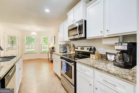 Kitchen - 190 Pebble Creek Dr, Covington, GA 30016 photo 2 of 3