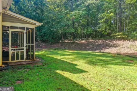 Exterior - 190 Pebble Creek Dr, Covington, GA 30016 photo 5 of 8