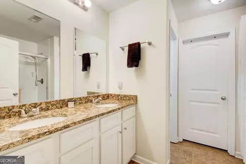 Entry Way - 190 Pebble Creek Dr, Covington, GA 30016 photo 5 of 5