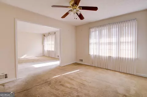 Living - 202 E Wright St, Winder, GA 30680 photo 4 of 4