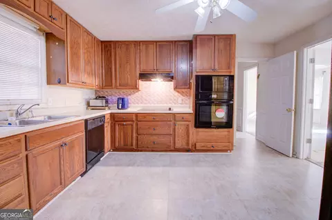 Kitchen - 202 E Wright St, Winder, GA 30680 photo 2 of 3