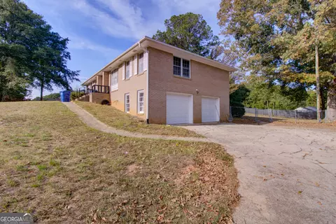 Exterior - 202 E Wright St, Winder, GA 30680 photo 2 of 5