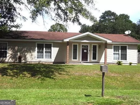 618 Madison Dr, Hinesville, GA 31313