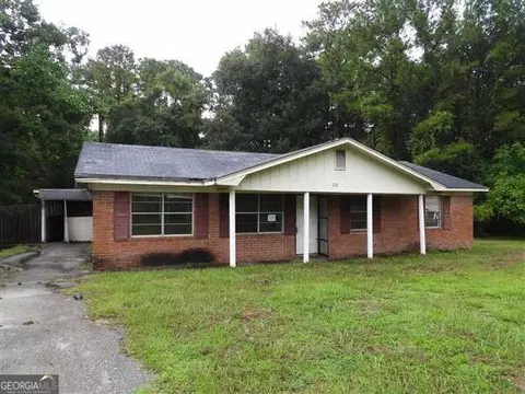 218 Thiess Branch Dr, Hinesville, GA 31313