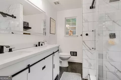Bath - 265 Riverbrooke Trl, Covington, GA 30016 photo 1 of 4