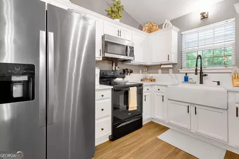 Kitchen - 265 Riverbrooke Trl, Covington, GA 30016 photo 4 of 4